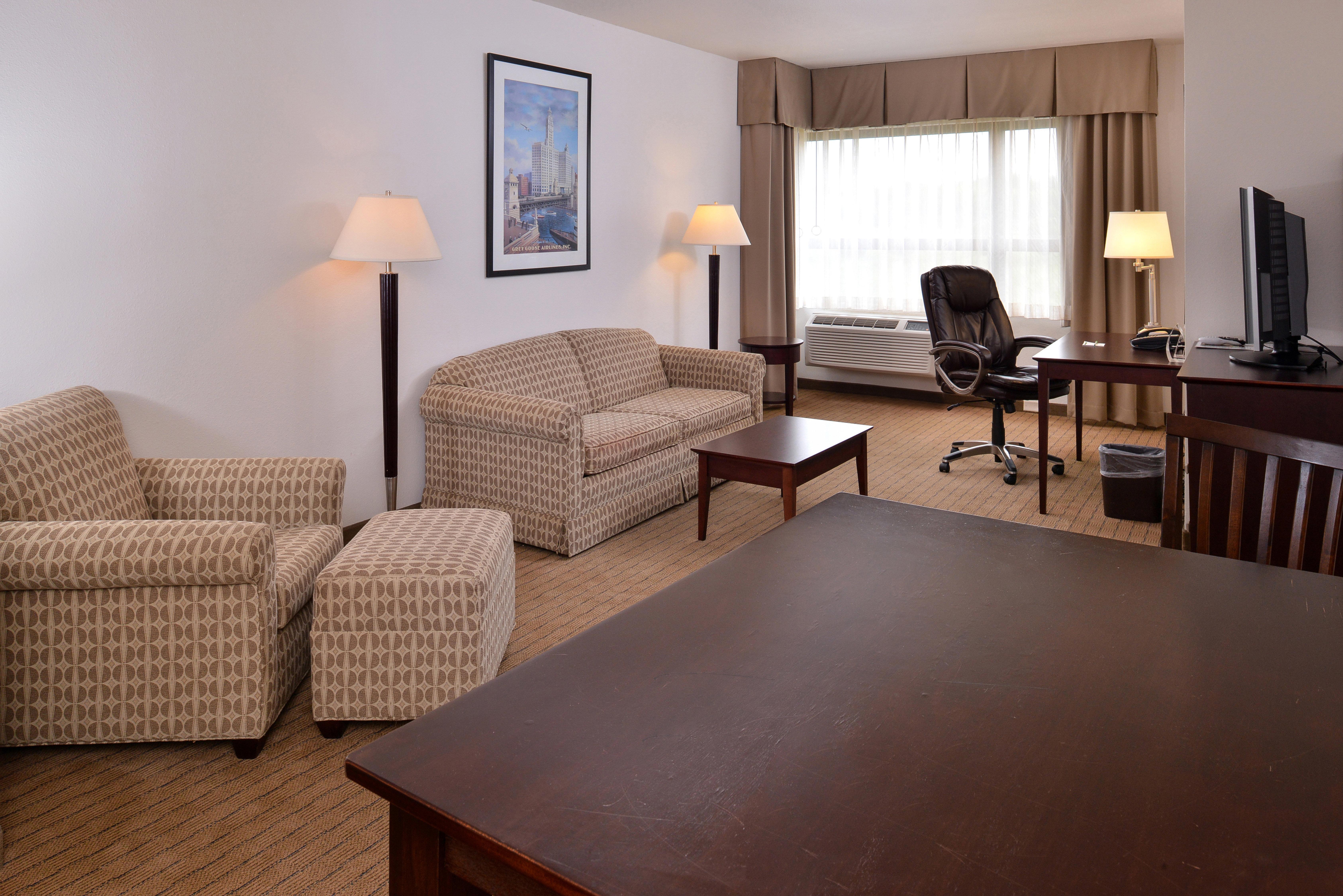 Hotel At The American Center By Ihg