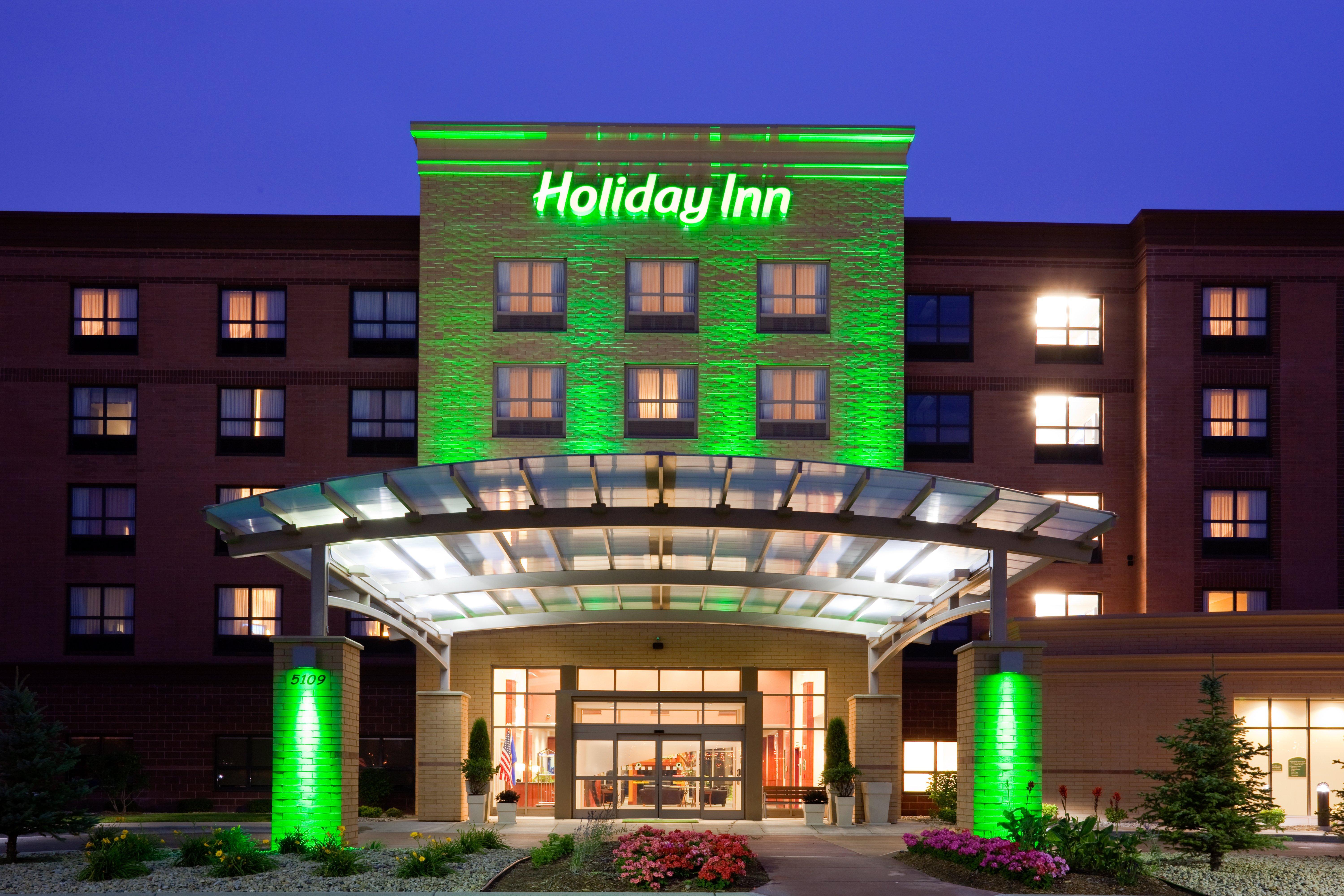 Hotel At The American Center By Ihg